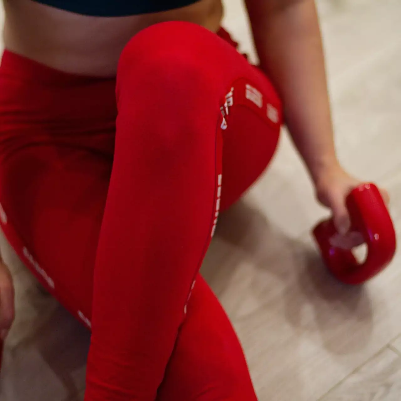 De afbeelding toont een fitnessoefening