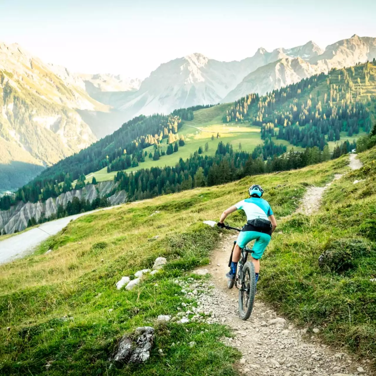 Bild zeigt das Mountainbiken am Arlberg