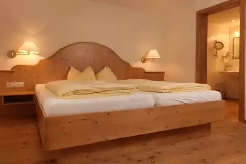 01_hotel-apres-post_doppelzimmer-komfort-m