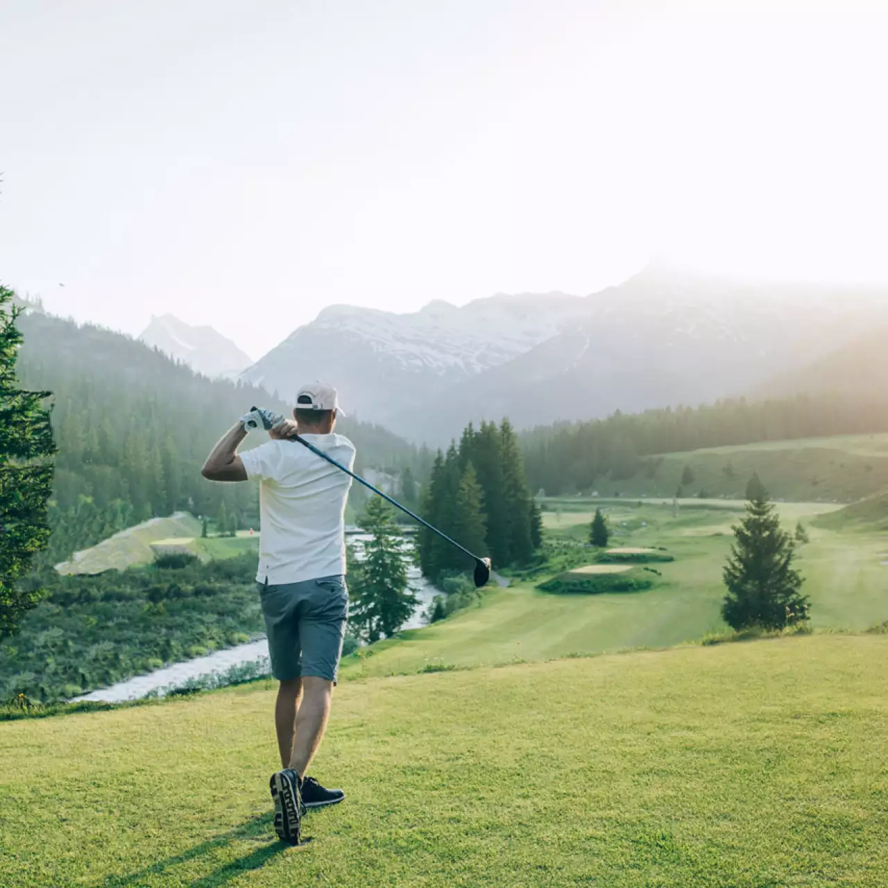 Bild zeigt Golfen im Zugertal